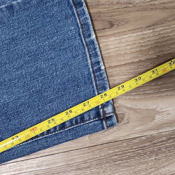 Calvin Klein Jeans Y2K Women's Size 8 Bootcut Distressed Blue Jeans Short 🌟 - Picture 15 of 16